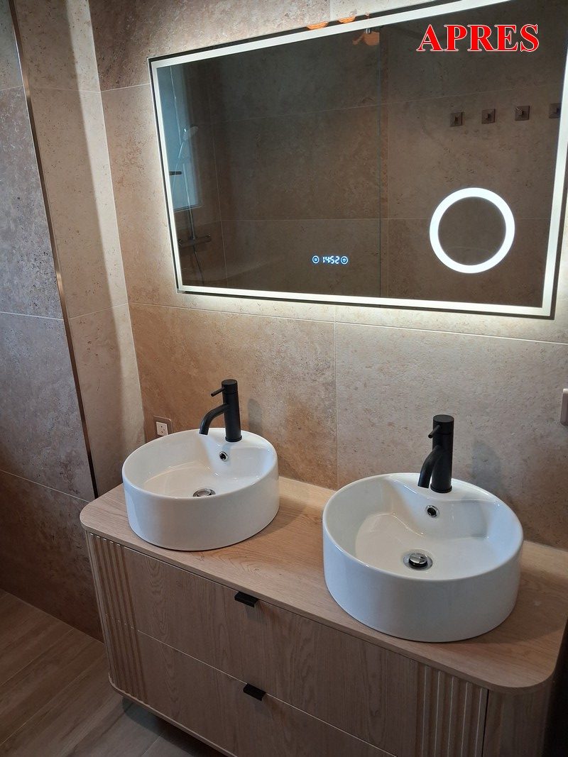 Salle de bain rénovée présentée par Pierre Plomberie & Rénovation